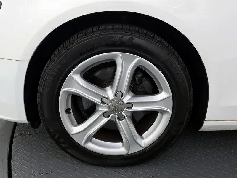 Audi A4 2.0 TDI, снимка 5 - Автомобили и джипове - 54143592