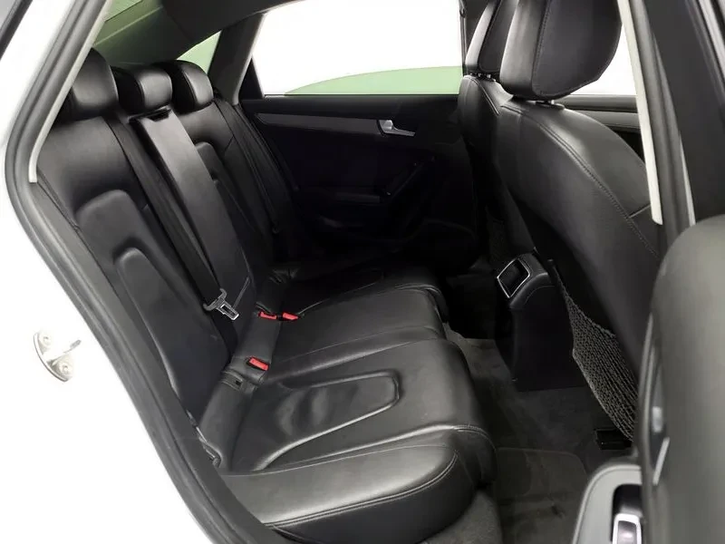 Audi A4 2.0 TDI, снимка 12 - Автомобили и джипове - 54143592