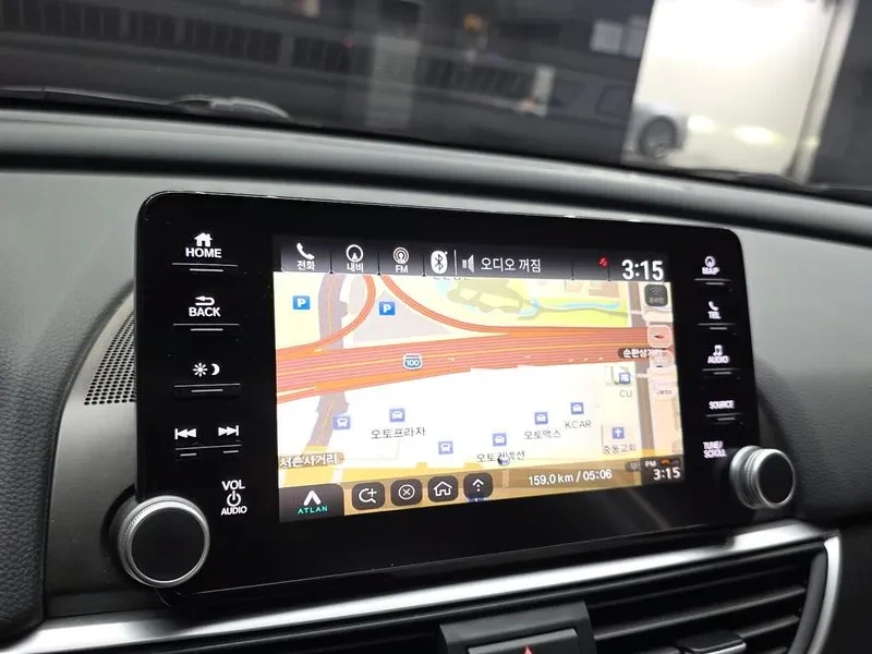 Honda Accord 2.0 Hybrid Touring, снимка 15 - Автомобили и джипове - 55985359