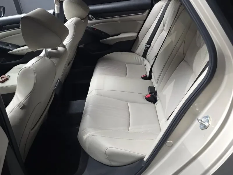 Honda Accord 2.0 Hybrid Touring, снимка 11 - Автомобили и джипове - 55985359