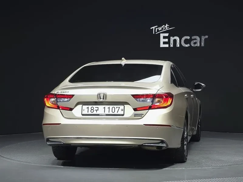 Honda Accord 2.0 Hybrid Touring, снимка 4 - Автомобили и джипове - 55985359