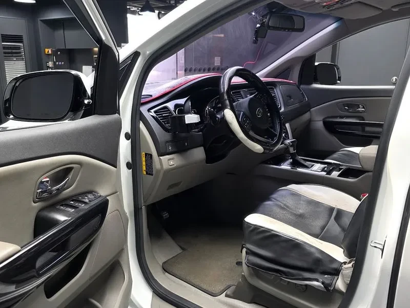 Kia Carnival  9-Seater Prestige | Mobile.bg � ����������� 10
