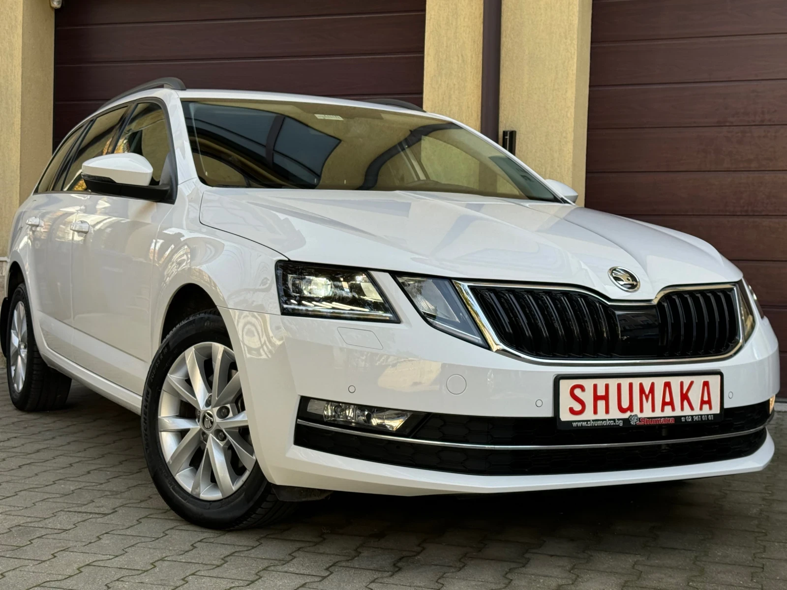 Skoda Octavia 1.5TSi G-TEC 39хил.км! в Гаранция! - изображение 2