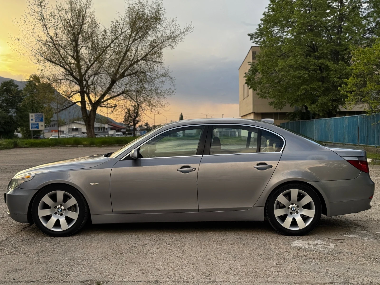 BMW 530 D/КАФЯВА КОЖА/ИТАЛИЯ - изображение 2