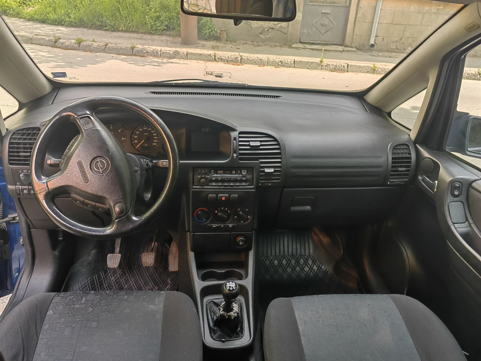 Opel Zafira 2.0 - изображение 6