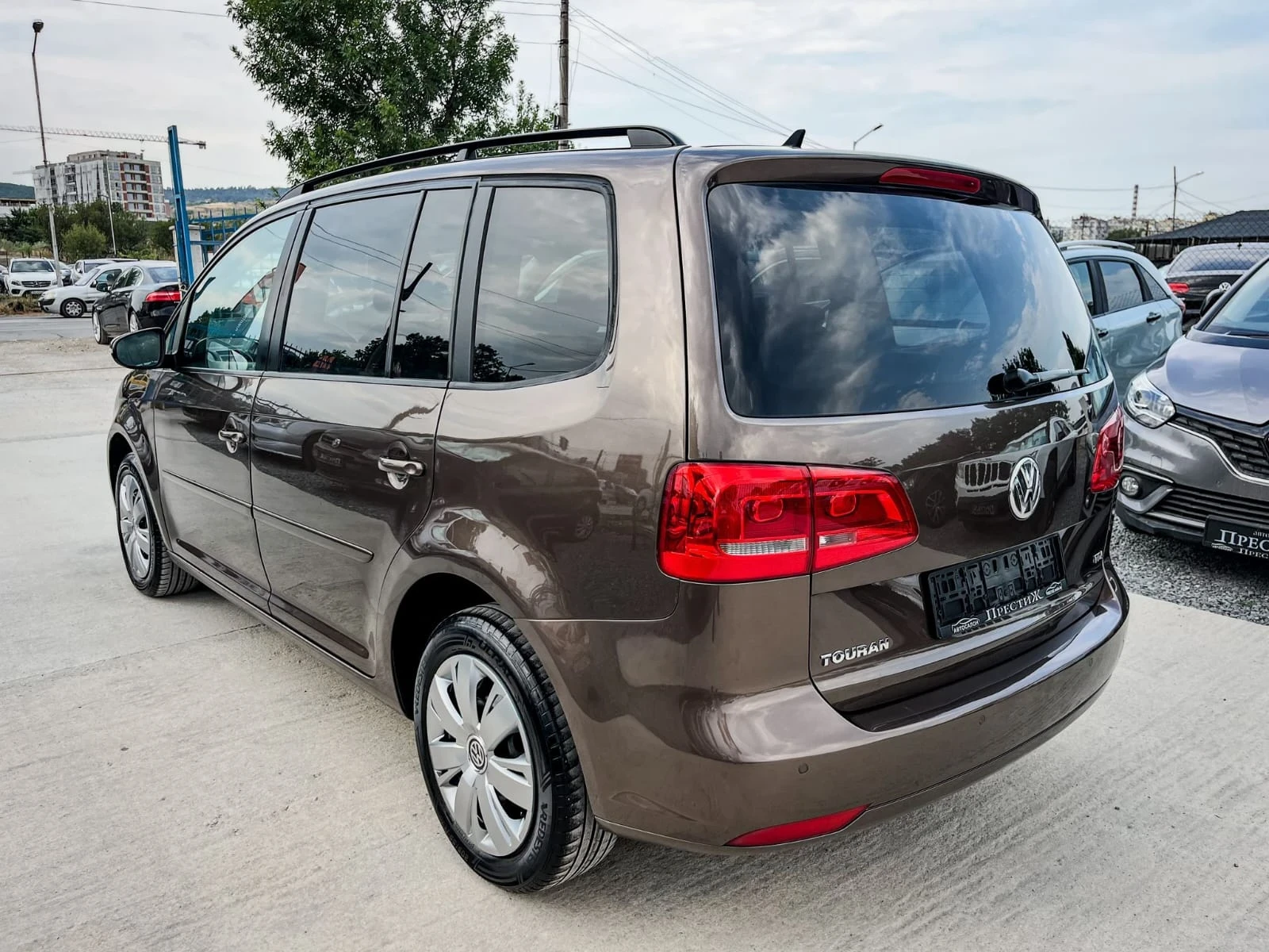 VW Touran 1.6 TDI - DSG - COMMON RAIL - изображение 6