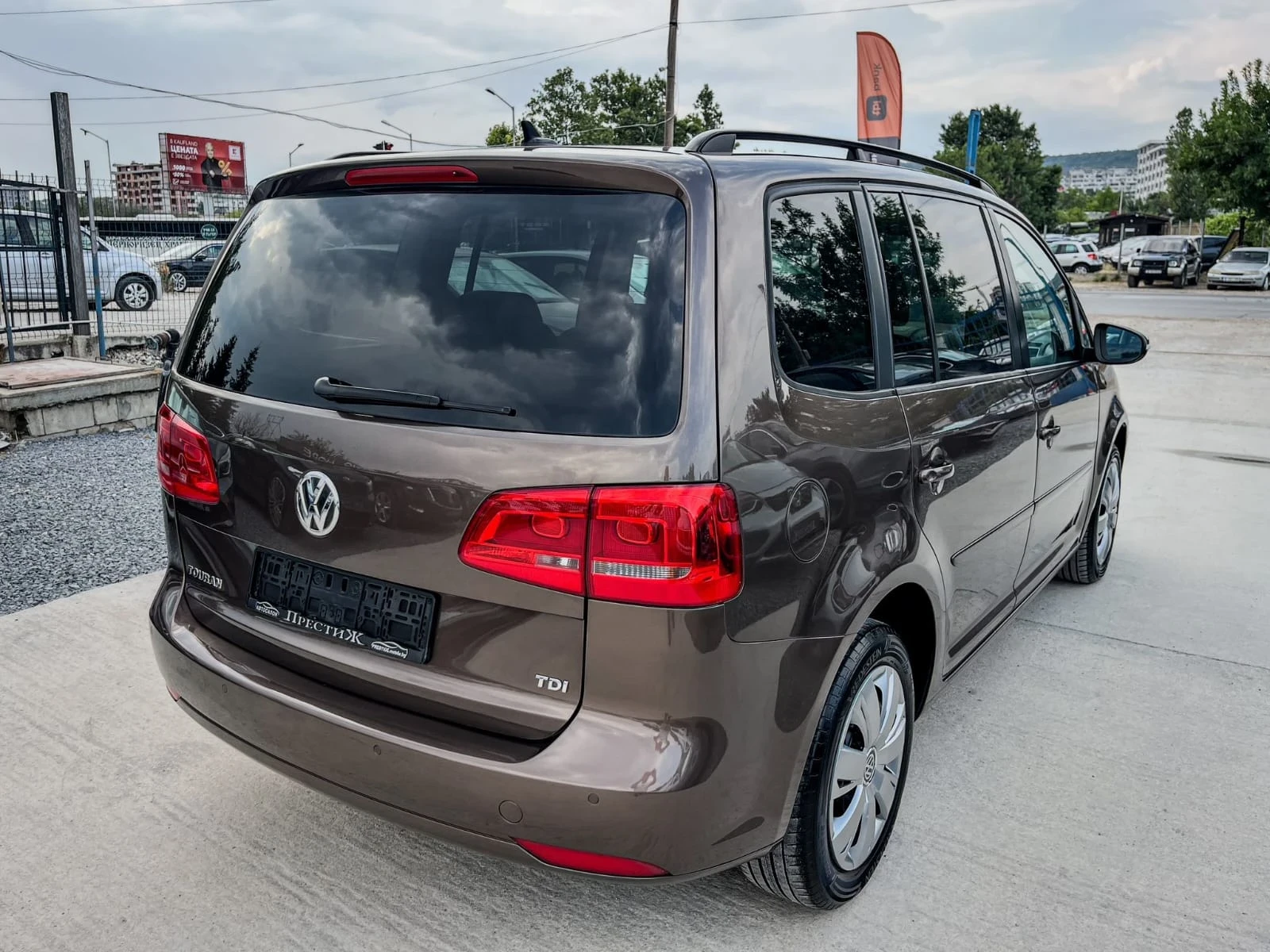 VW Touran 1.6 TDI - DSG - COMMON RAIL - изображение 4