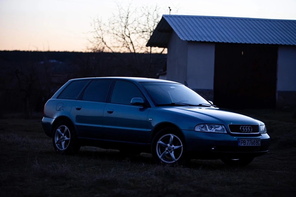 Audi A4 Комби - изображение 2