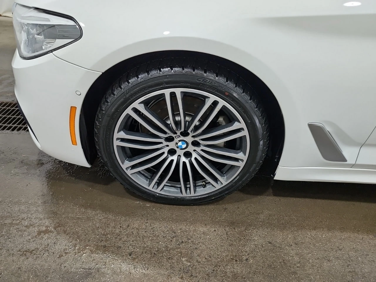 BMW 530 XDRIVE * В48* M PACK* HEAD UP* ПОДГРЕВИ*  - изображение 6