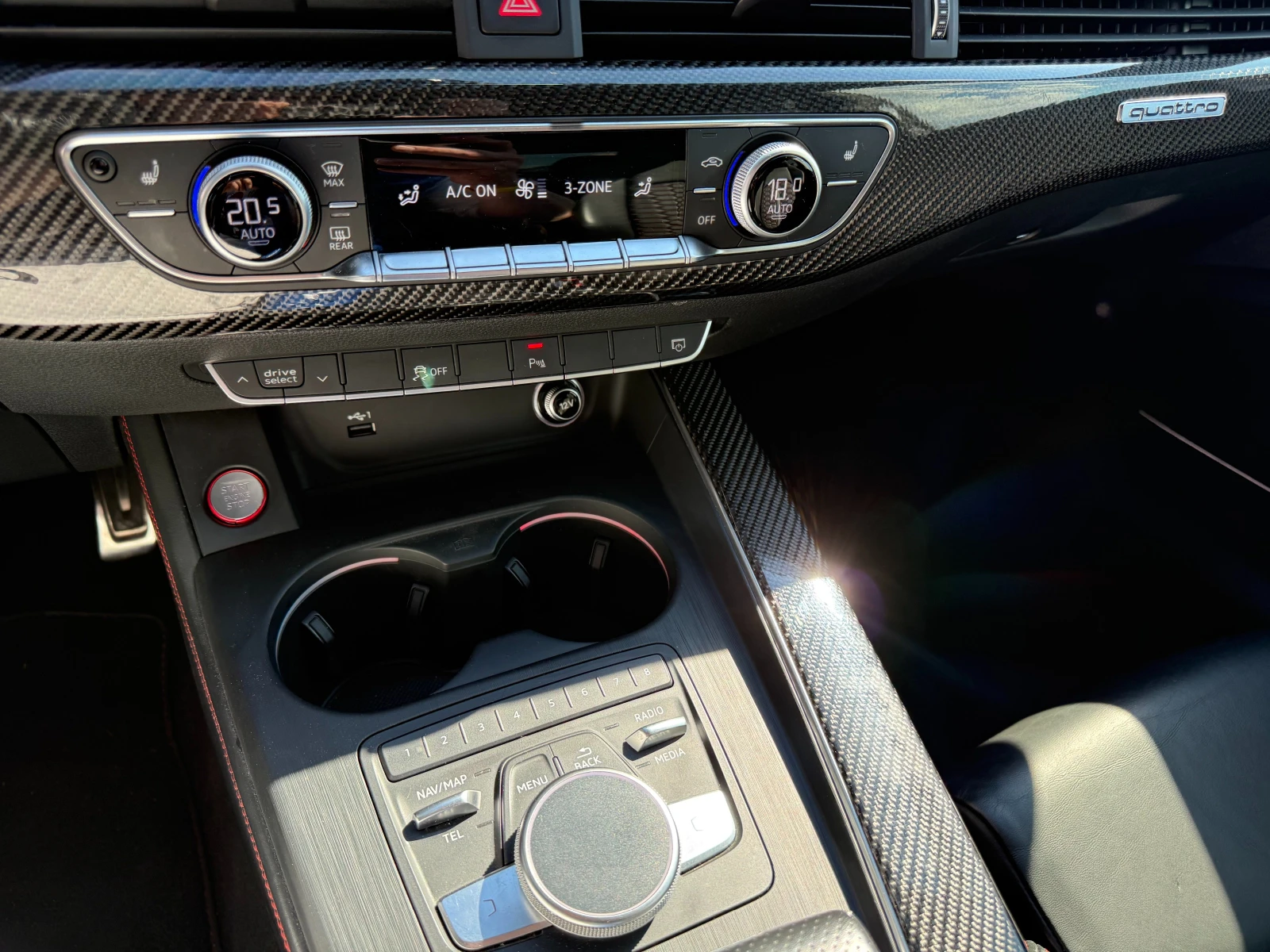 Audi Rs5 Carbon/B&O/Virtual/Panorama/Massage  , снимка 12 - Автомобили и джипове - 54118545