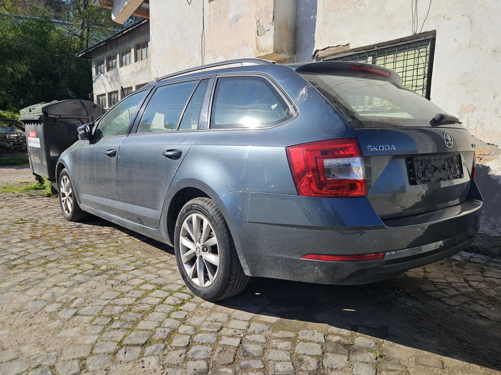 Skoda Octavia 1.6tdi, снимка 2 - Автомобили и джипове - 54315409