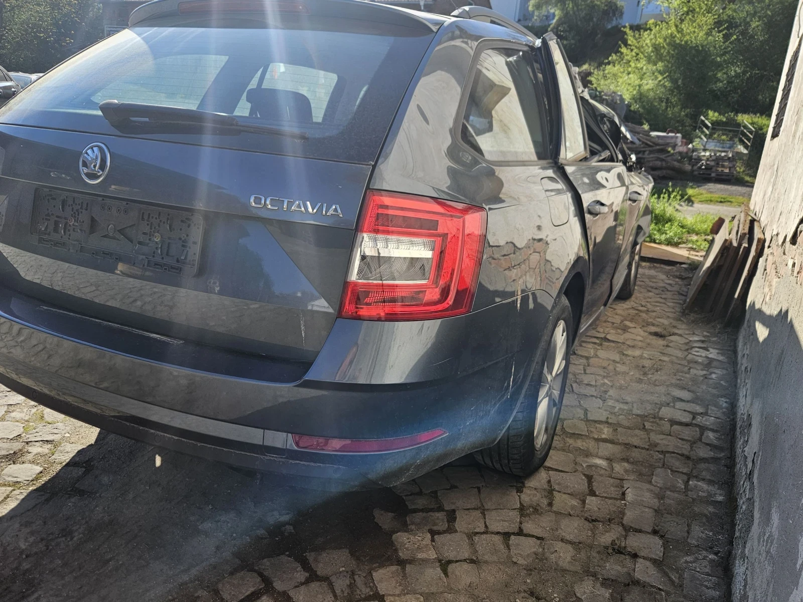 Skoda Octavia 1.6tdi, снимка 4 - Автомобили и джипове - 54315409