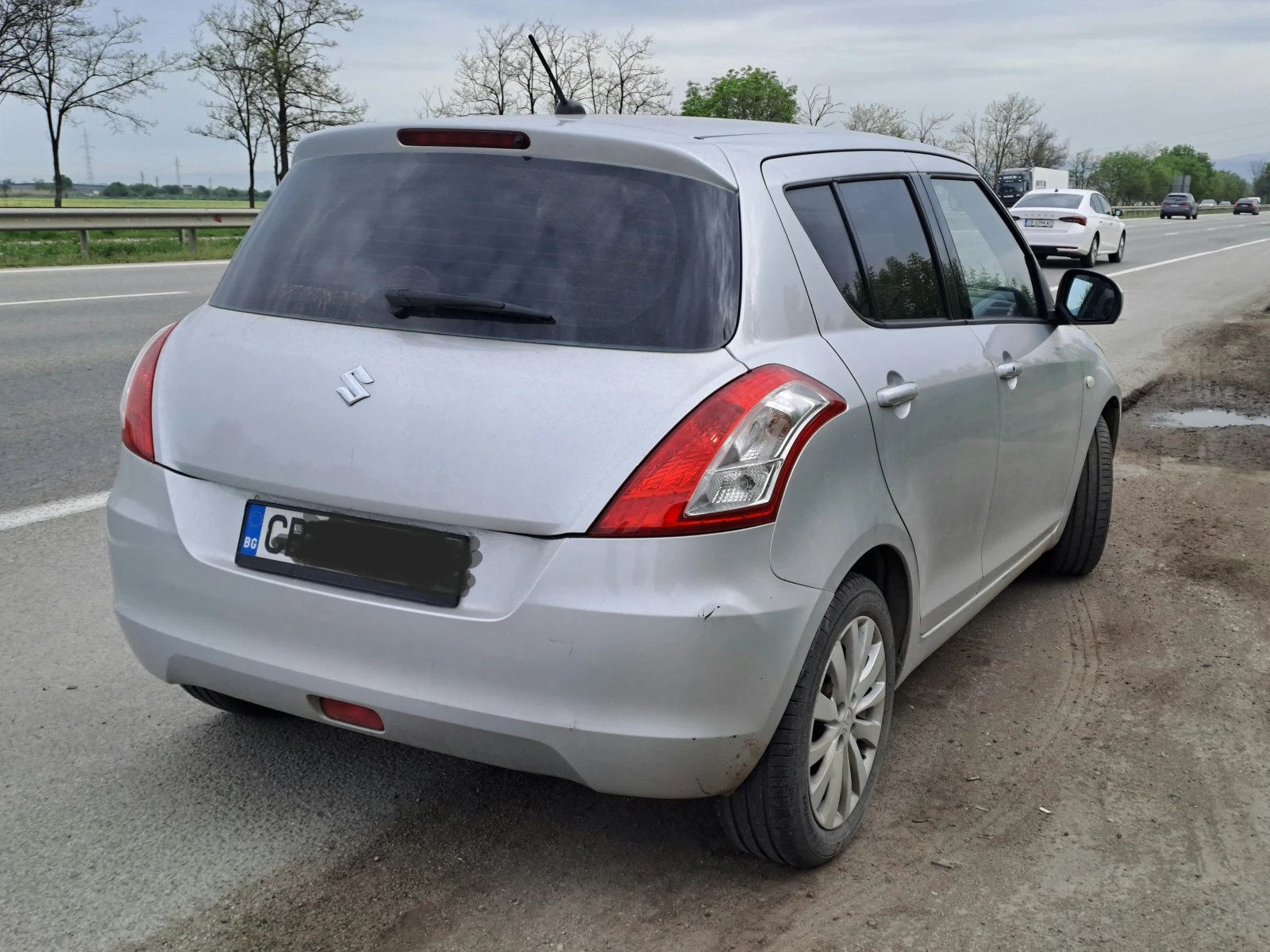 Suzuki Swift, снимка 5 - Автомобили и джипове - 54478755