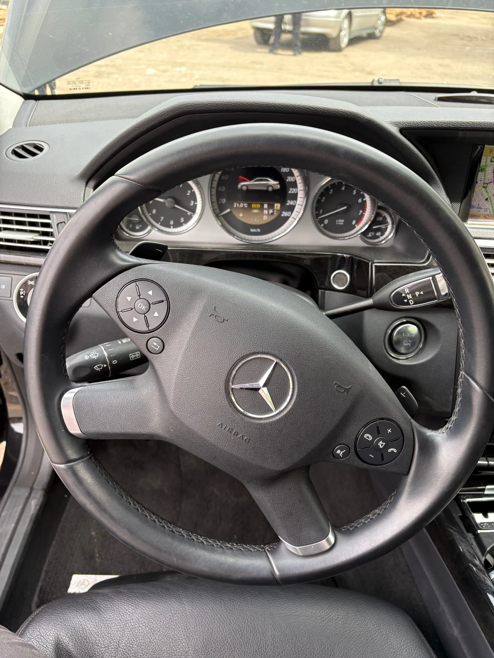 Mercedes-Benz E 350 BlueEFFICIENCY Avantgarde , снимка 15 - Автомобили и джипове - 54886138