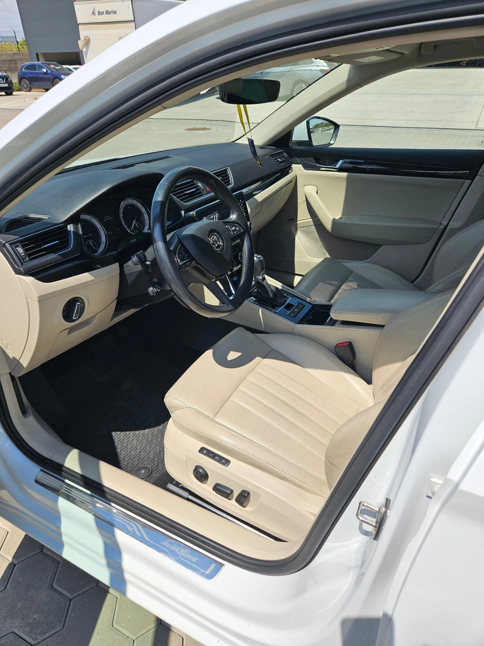 Skoda Superb Laurin & Klement (L&K), снимка 12 - Автомобили и джипове - 55573685