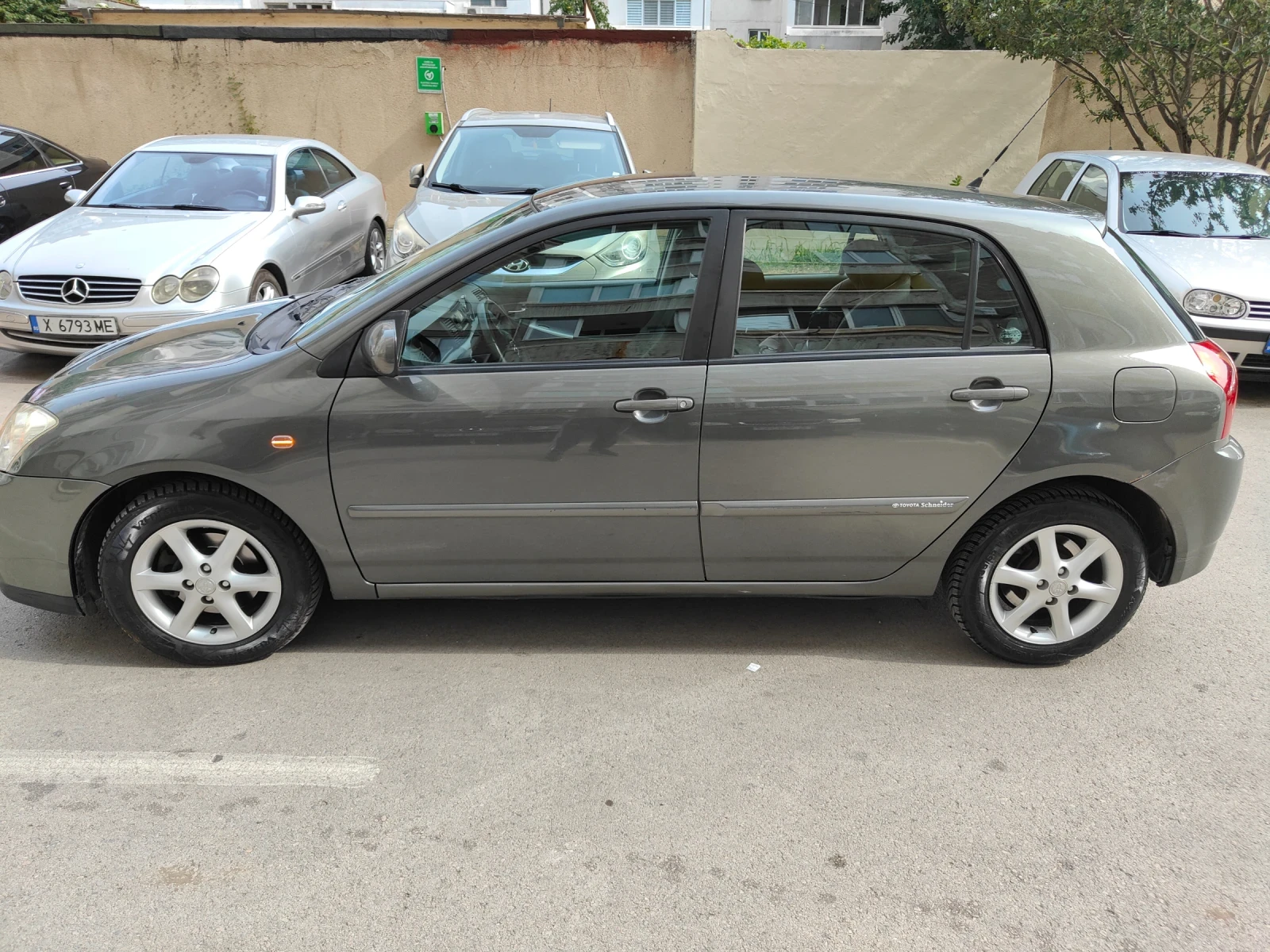 Toyota Corolla 2.0 D4D, снимка 3 - Автомобили и джипове - 56120361