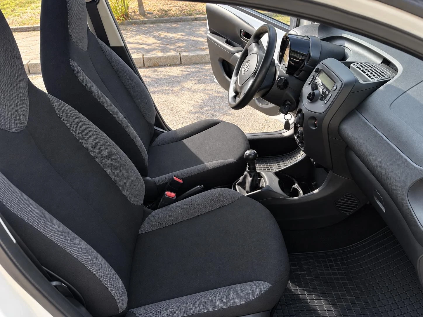 Toyota Aygo, снимка 9 - Автомобили и джипове - 56183742