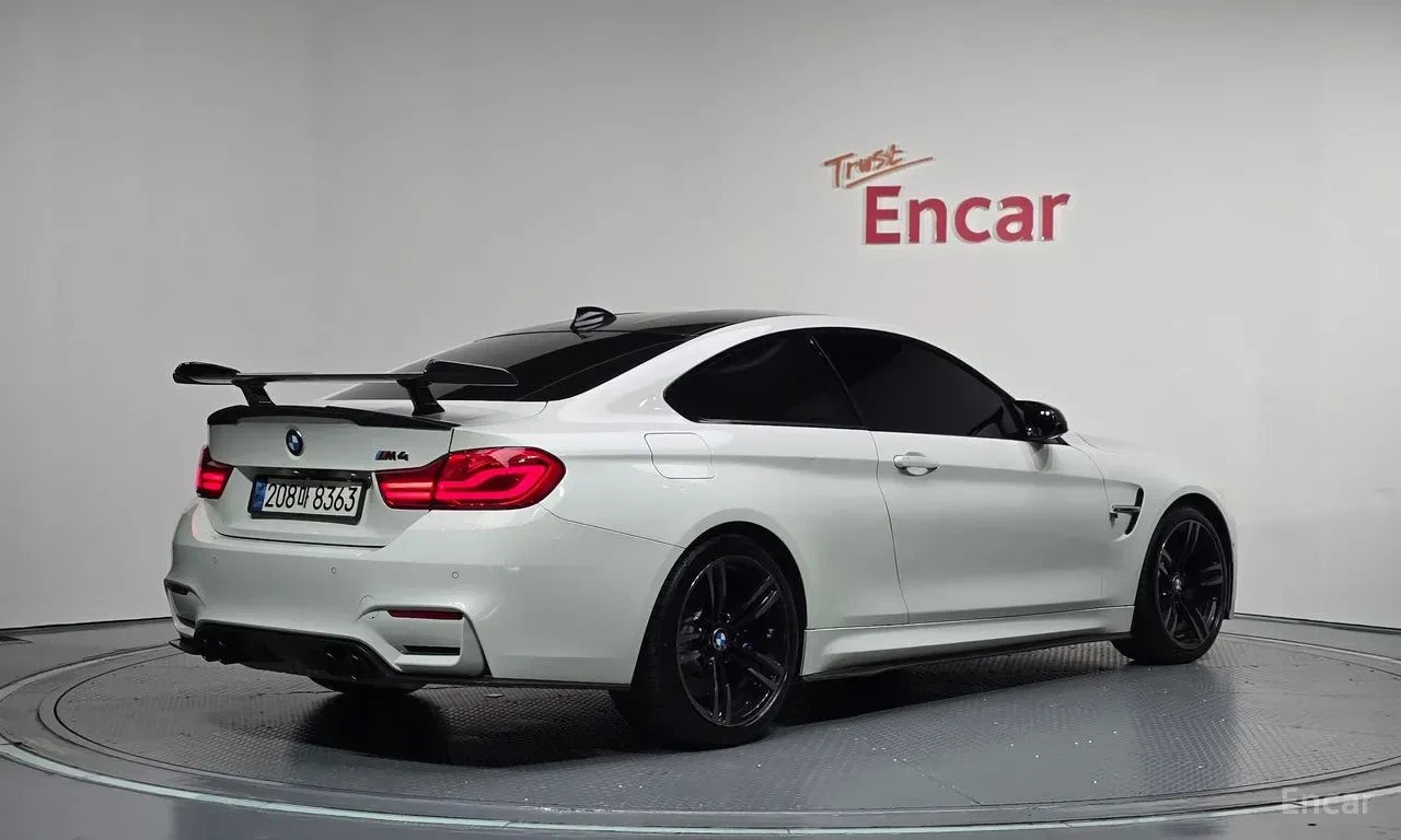 BMW M4 HARMON* KARDON* 360КАМЕРА* ХЕДЪП* , снимка 2 - Автомобили и джипове - 56243639