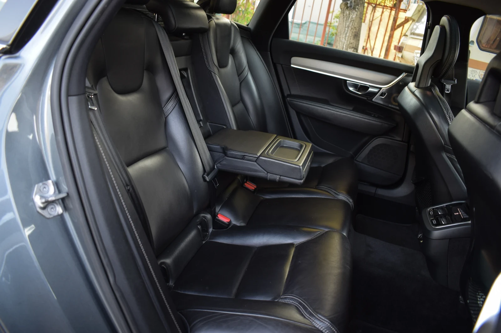 Volvo V90 D5, снимка 10 - Автомобили и джипове - 56378792