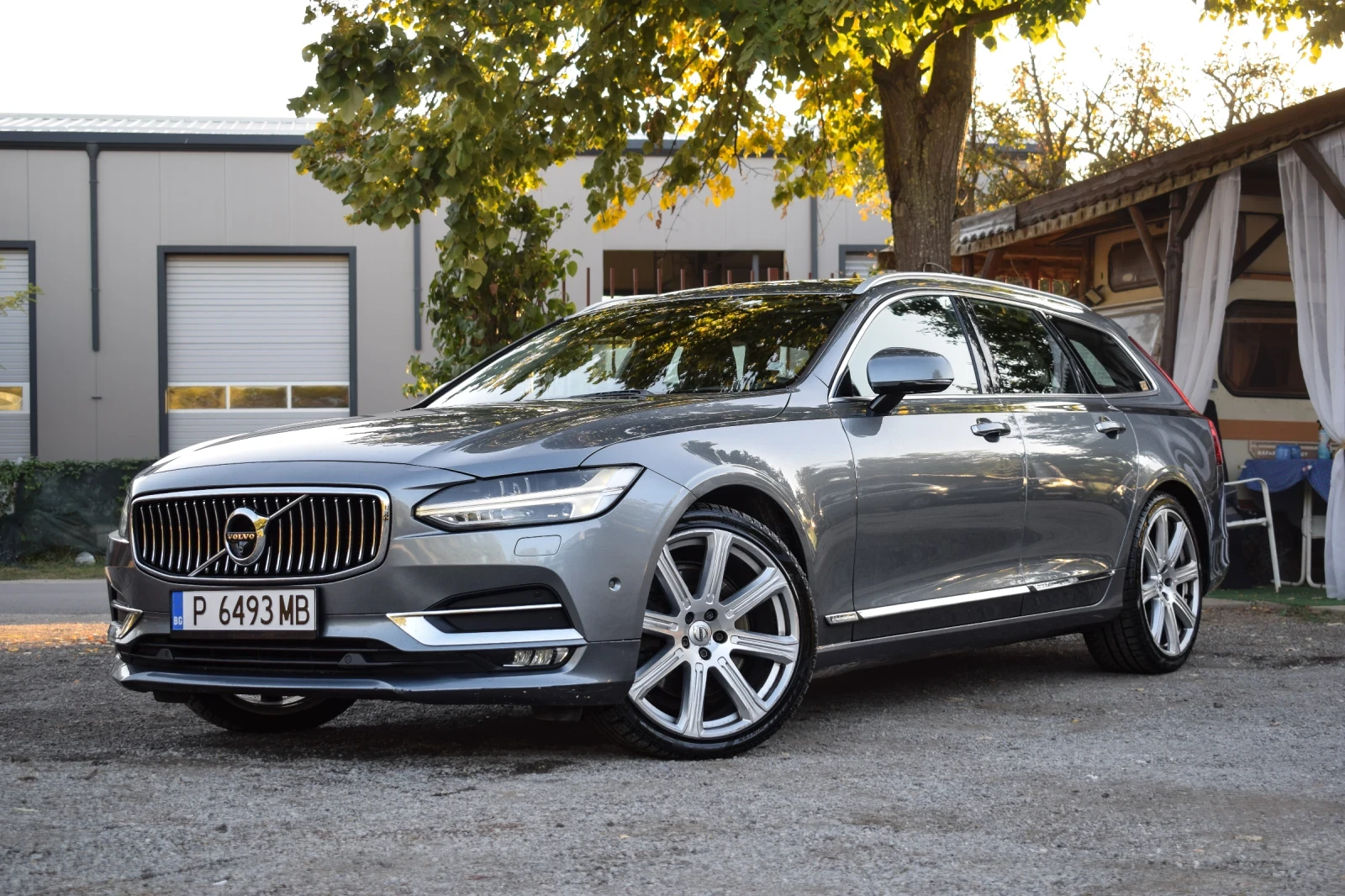 Volvo V90 D5