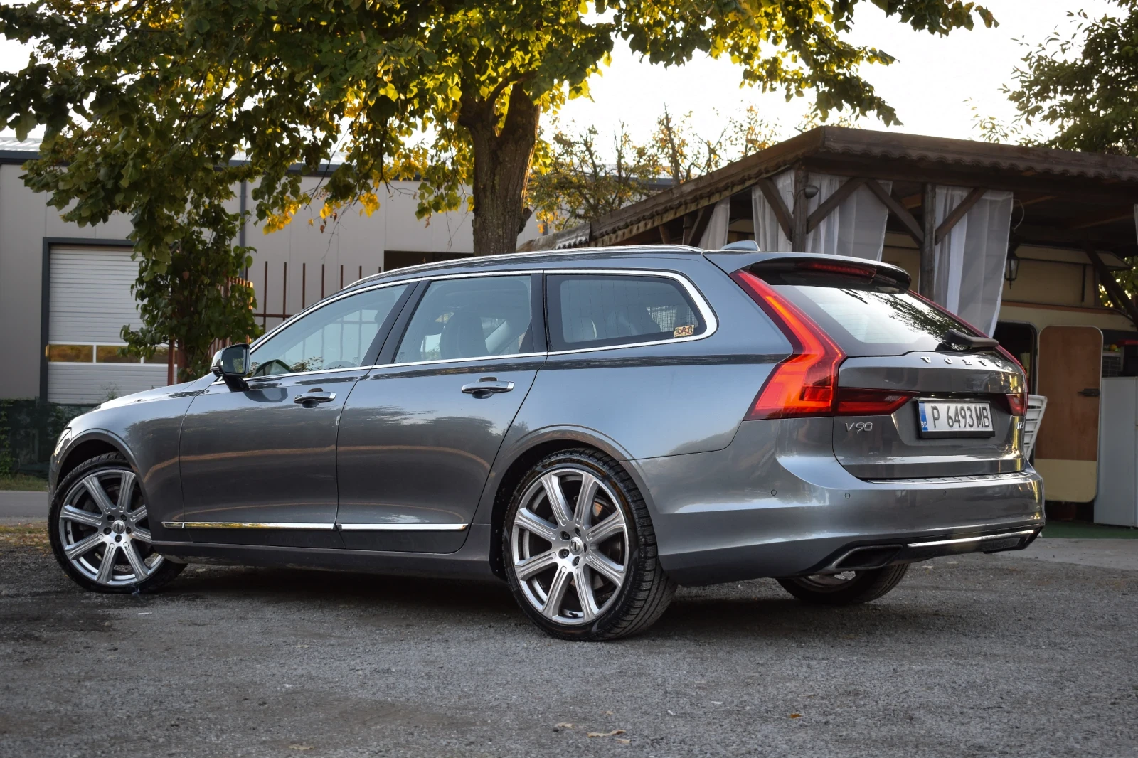 Volvo V90 D5, снимка 3 - Автомобили и джипове - 56378792