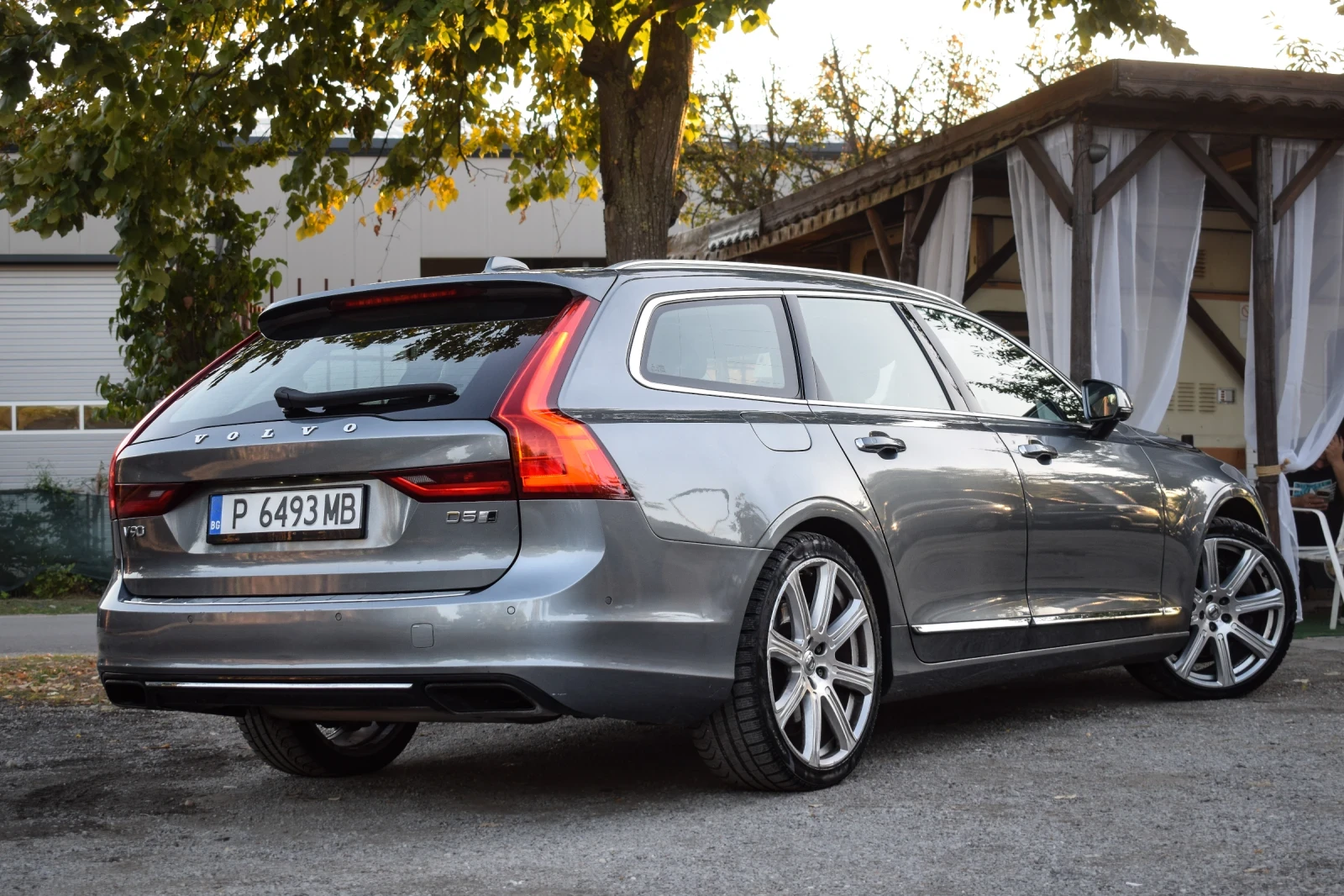 Volvo V90 D5, снимка 4 - Автомобили и джипове - 56378792