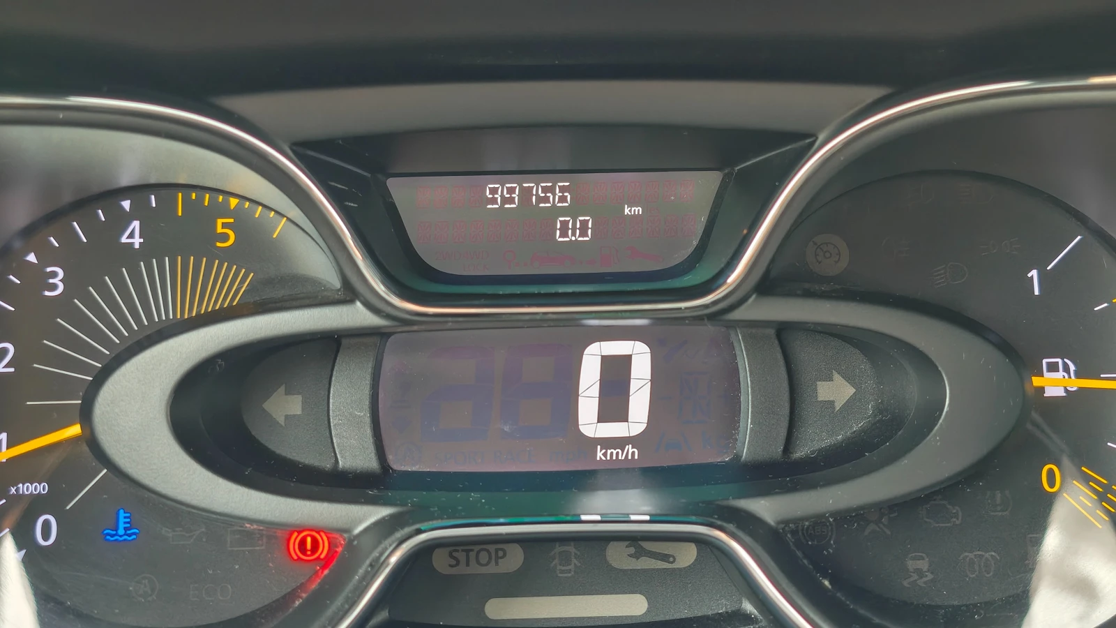 Renault Captur, снимка 12 - Автомобили и джипове - 56505808