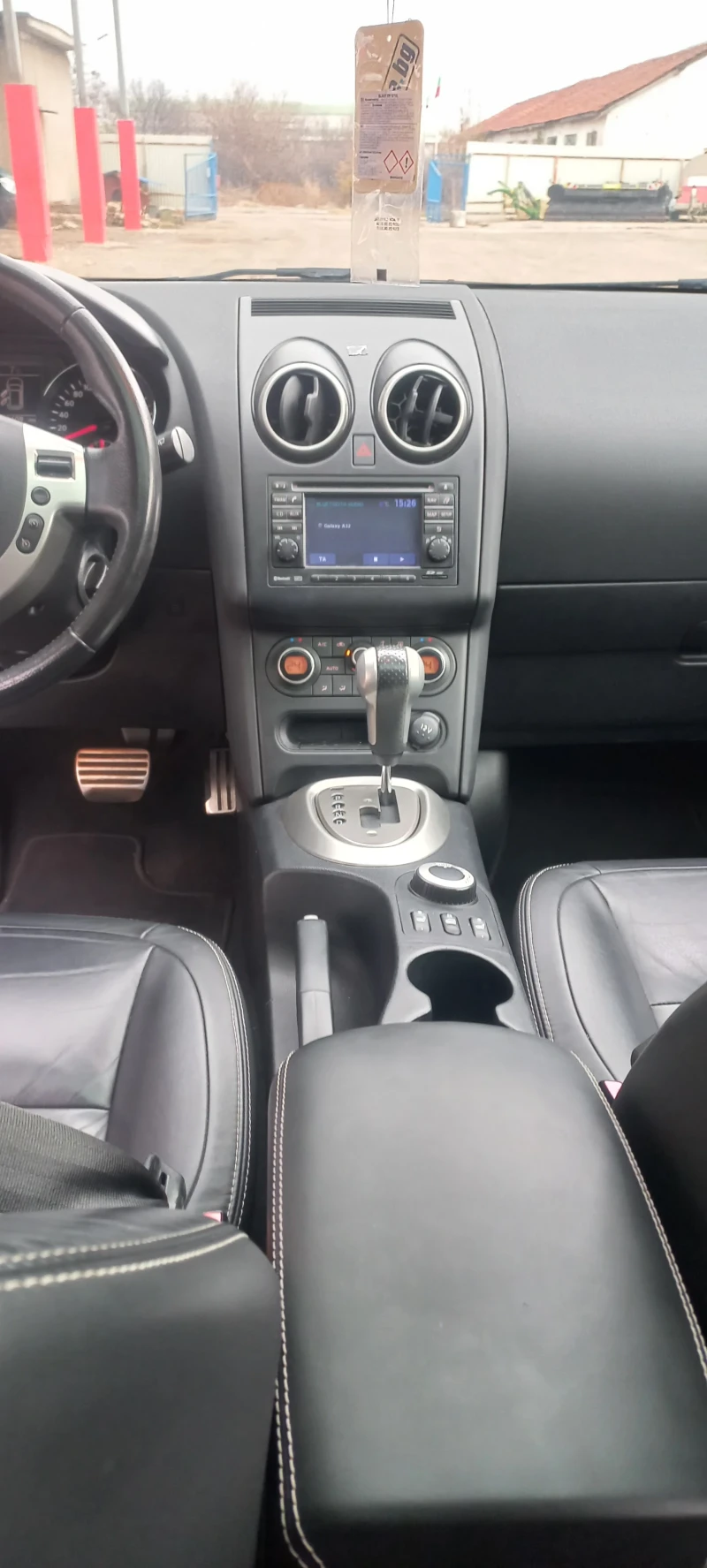 Nissan Qashqai, снимка 8 - Автомобили и джипове - 48302556