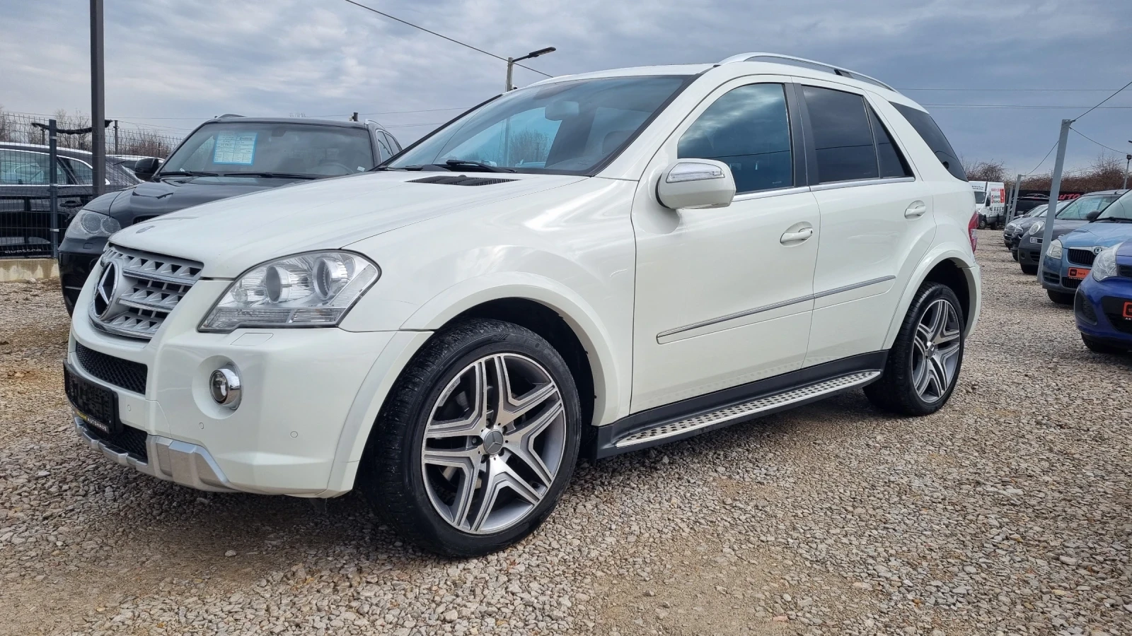 Mercedes-Benz ML 350 AMG 4Matic Harman Kardon, снимка 2 - Автомобили и джипове - 53724261