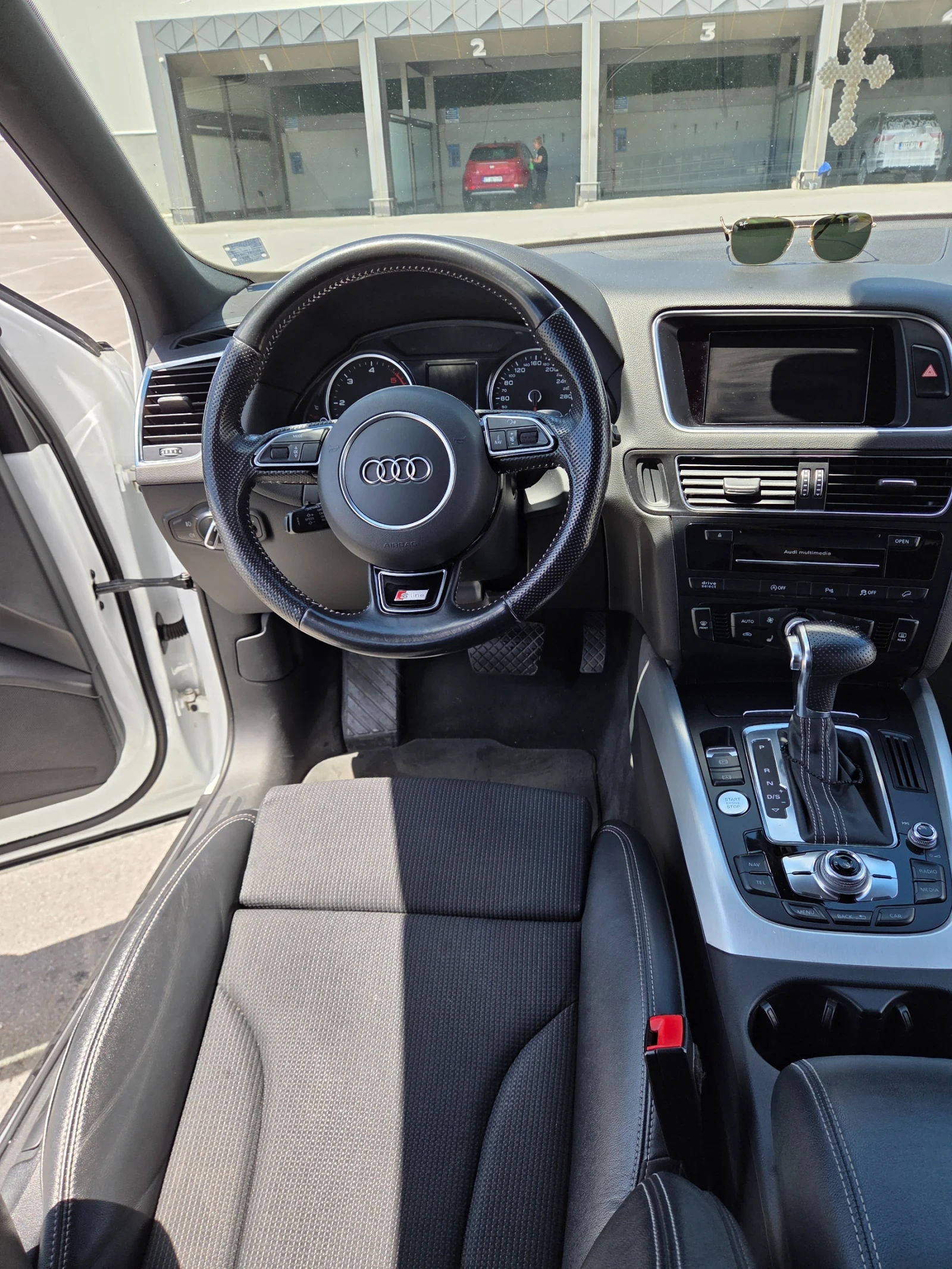 Audi Q5 Q5, снимка 6 - Автомобили и джипове - 54711599