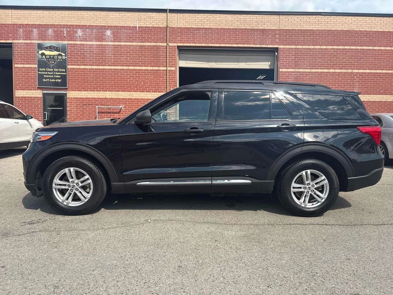 Ford Explorer XLT| ЗАДНА КАМЕРА| ПОДГРЕВИ| KEYLESS| , снимка 2 - Автомобили и джипове - 55558684