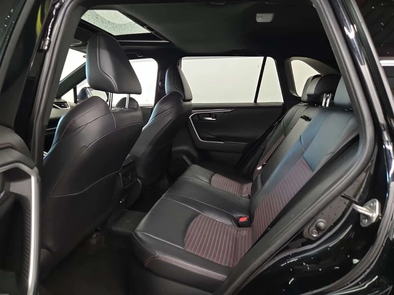 Toyota Rav4 PLUG-IN HYBRID * XSE * CARFAX * , снимка 11 - Автомобили и джипове - 55674430