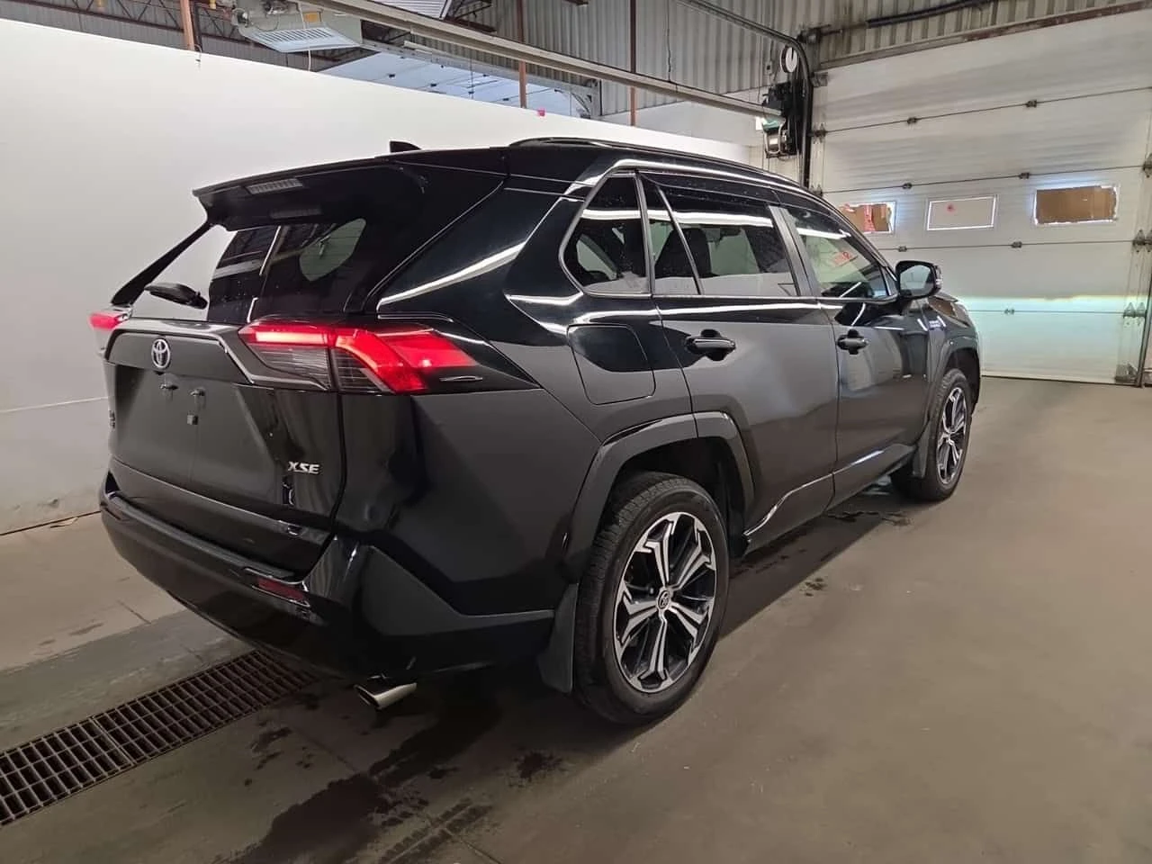 Toyota Rav4 PLUG-IN HYBRID * XSE * CARFAX * , снимка 4 - Автомобили и джипове - 55674430