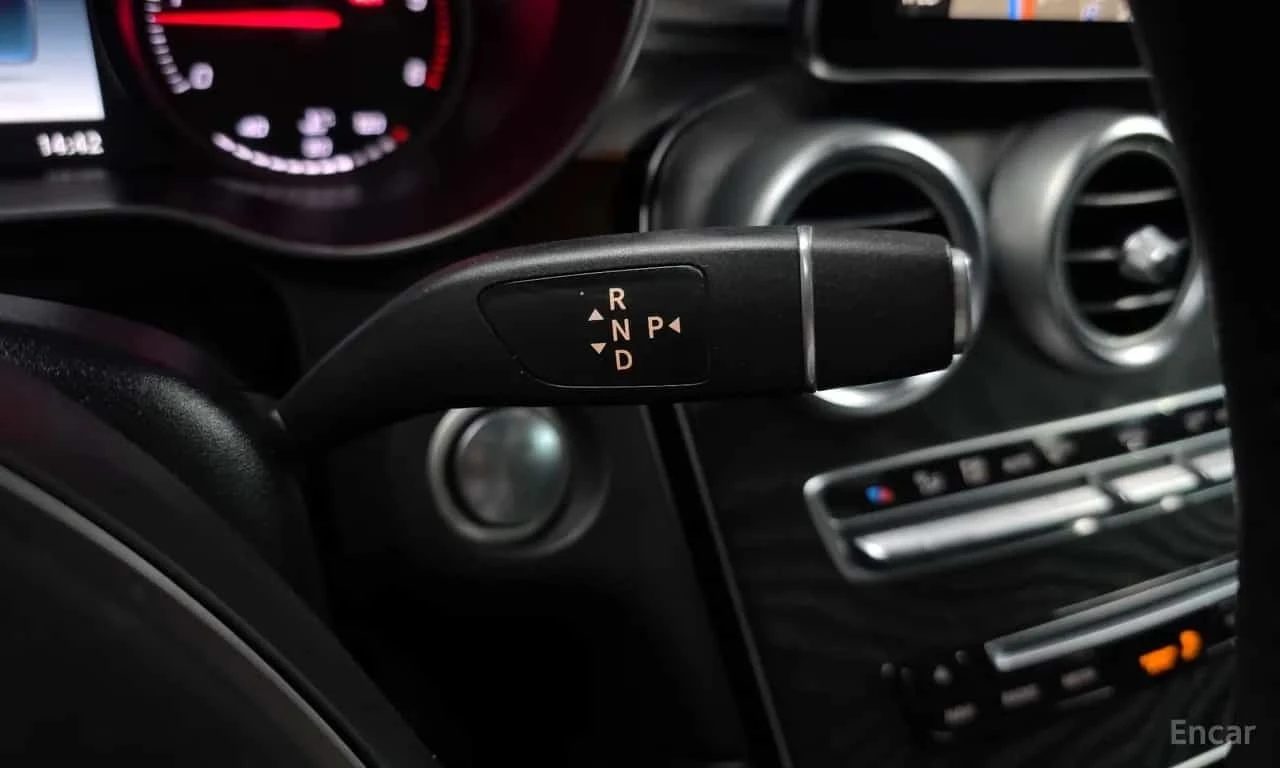 Mercedes-Benz GLC * GLC220 d 4MATIC Premium * ЦЕНА ДО БГ, снимка 9 - Автомобили и джипове - 55736781