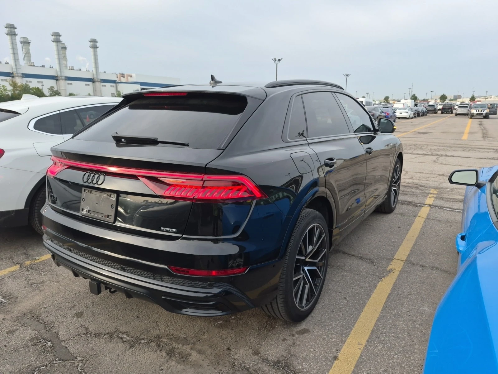 Audi Q8 55TFSi * S LINE * PROGRESSIV * CARFAX * , снимка 3 - Автомобили и джипове - 56025617