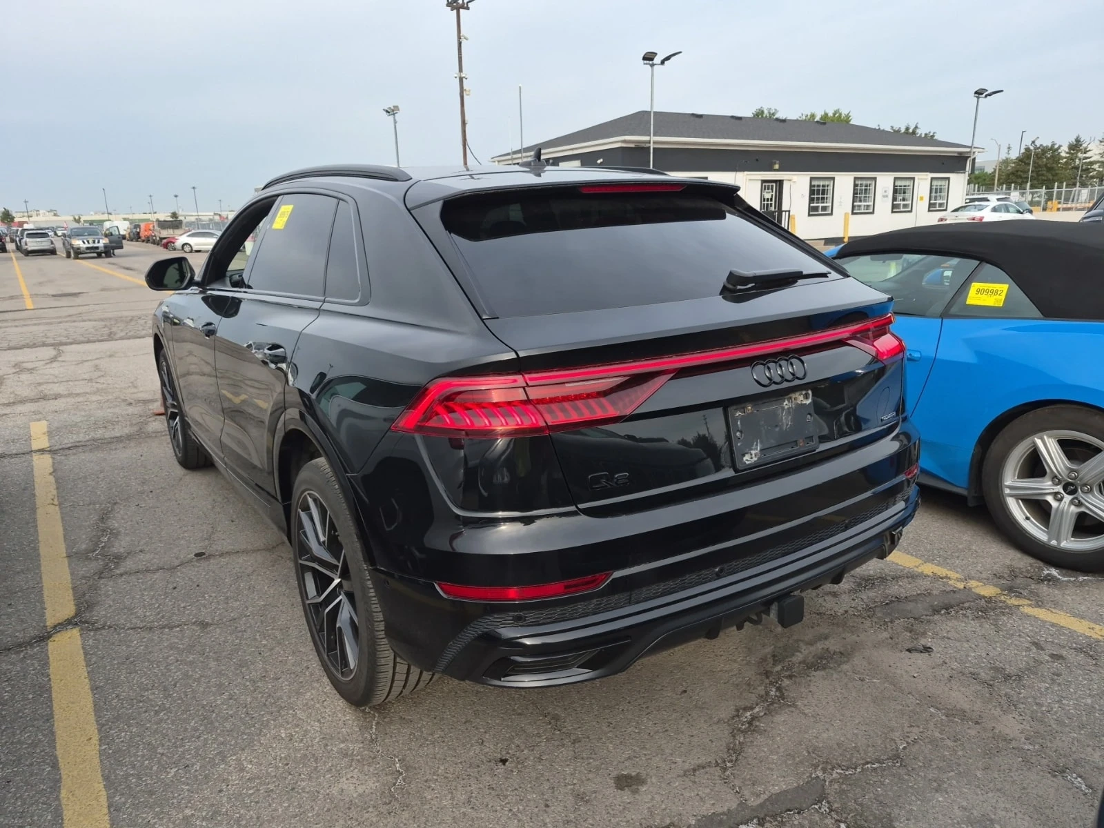 Audi Q8 55TFSi * S LINE * PROGRESSIV * CARFAX * , снимка 4 - Автомобили и джипове - 56025617