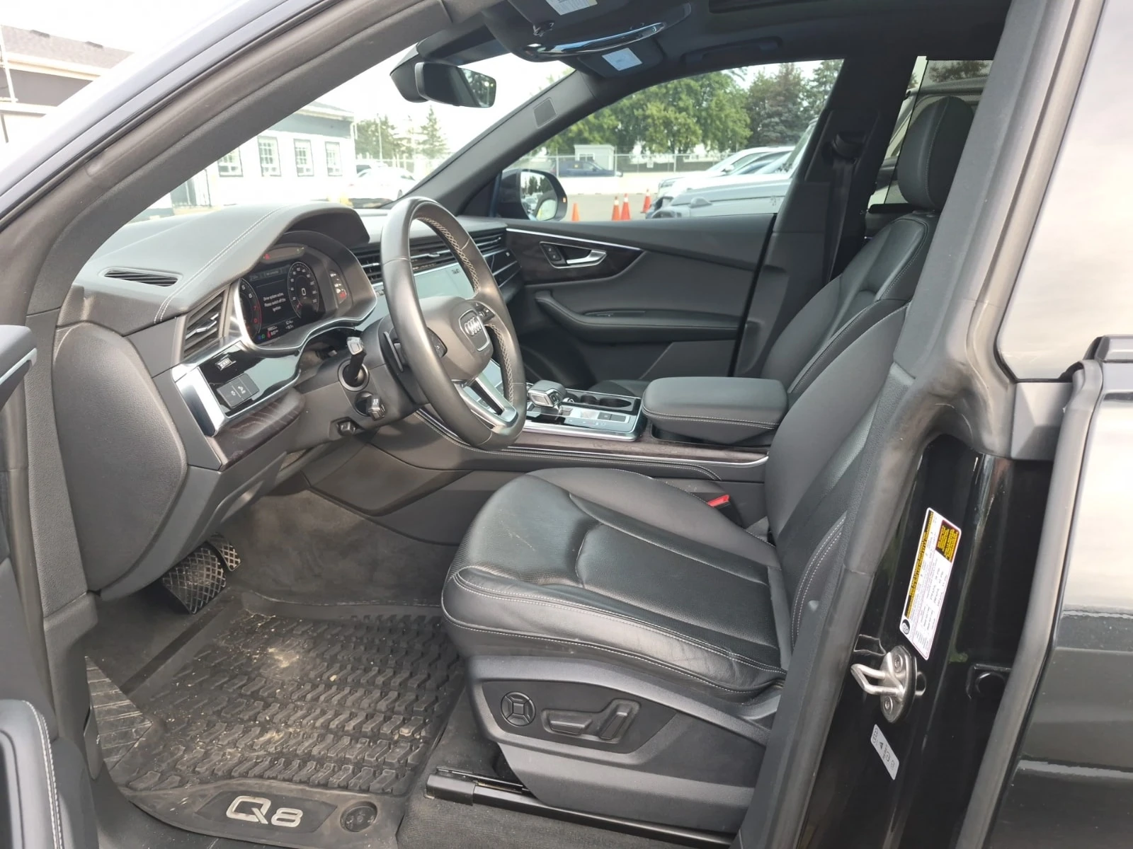 Audi Q8 55TFSi * S LINE * PROGRESSIV * CARFAX * , снимка 6 - Автомобили и джипове - 56025617