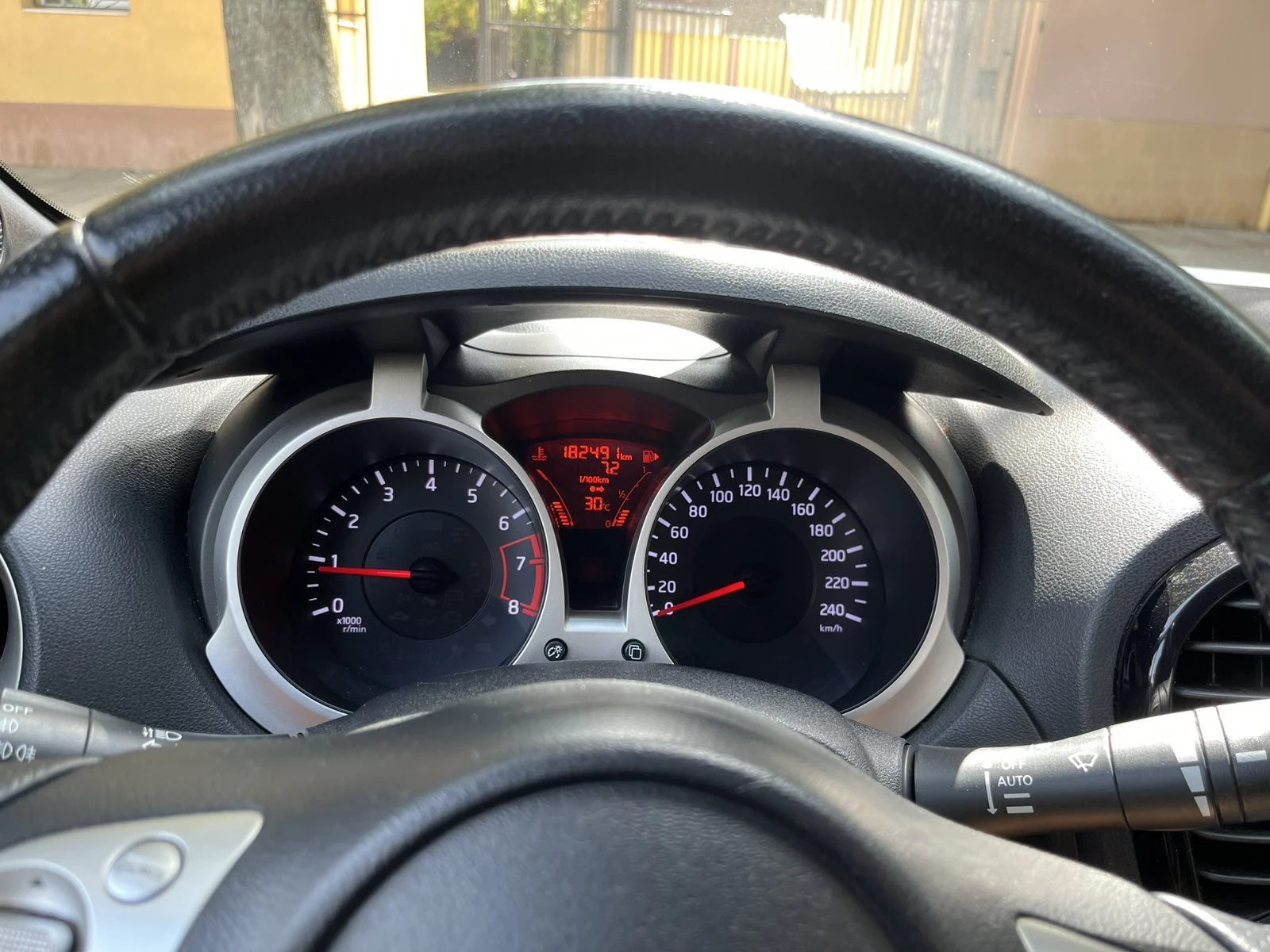 Nissan Juke 1.2 Facelift, снимка 10 - Автомобили и джипове - 56143060