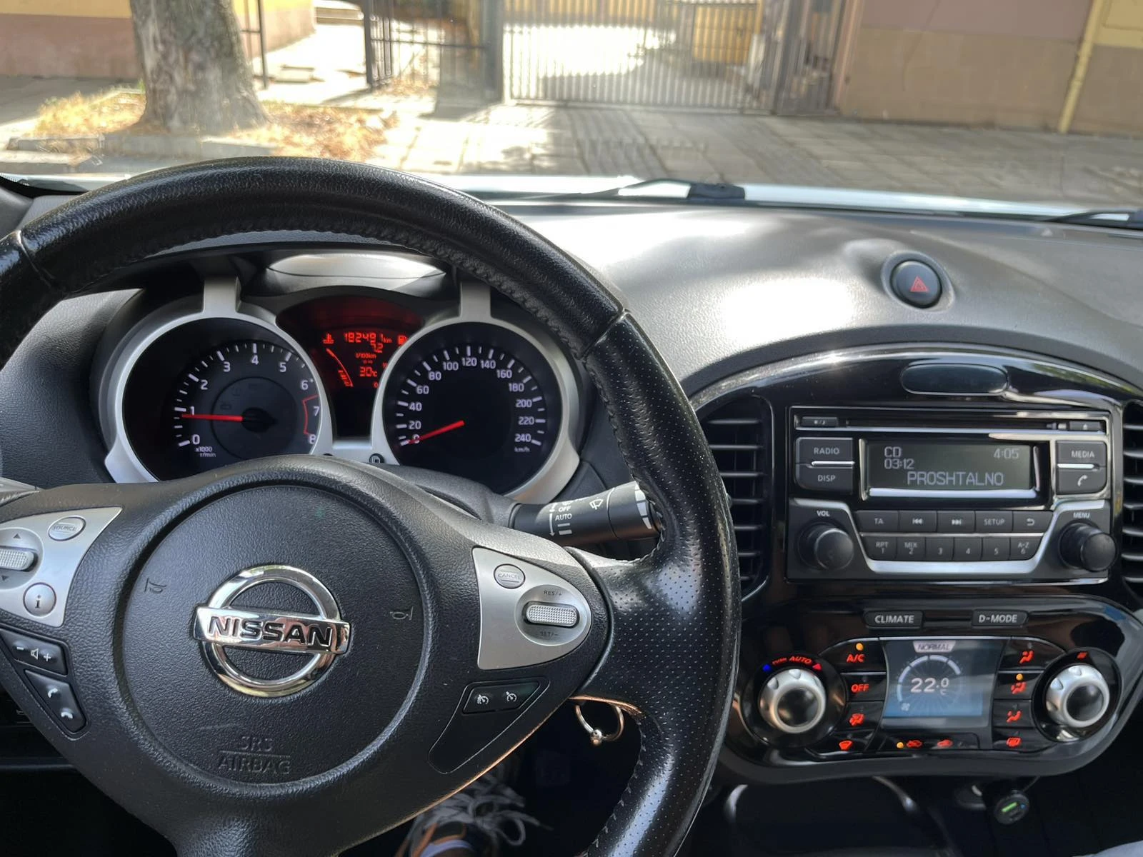 Nissan Juke 1.2 Facelift, снимка 9 - Автомобили и джипове - 56143060