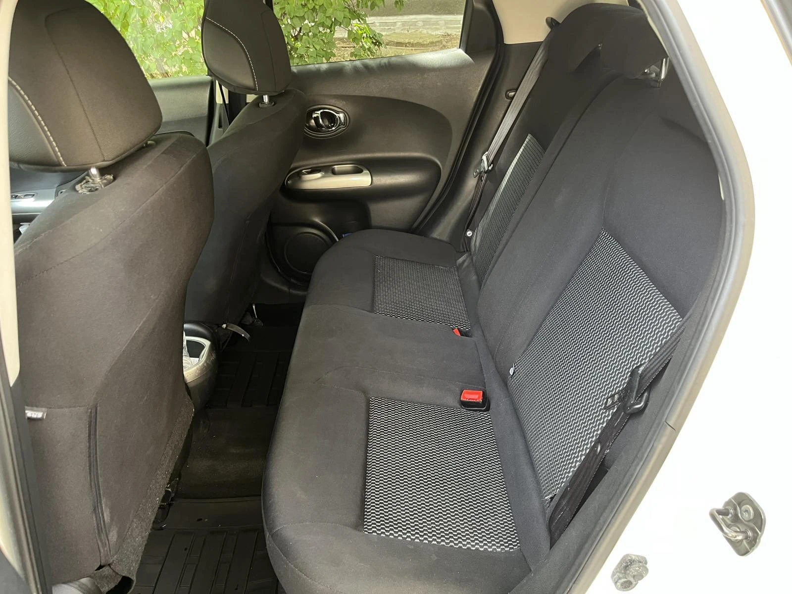Nissan Juke 1.2 Facelift, снимка 7 - Автомобили и джипове - 56143060
