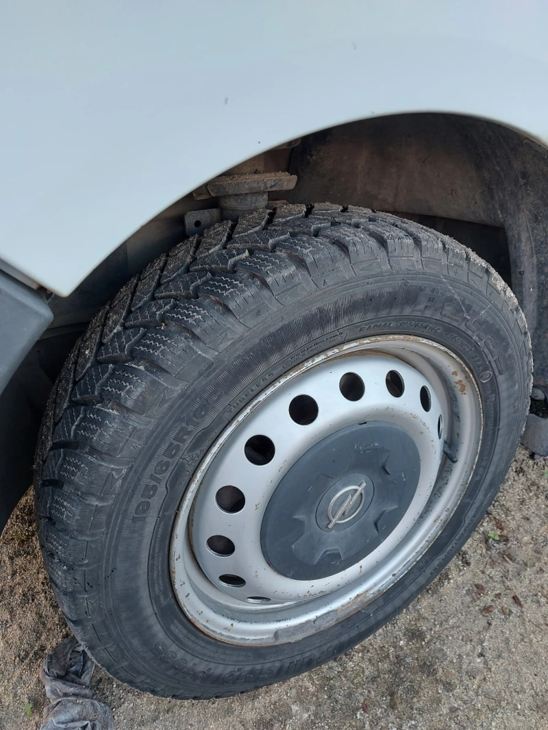 Opel Vivaro дълга база, снимка 8 - Бусове и автобуси - 52572282