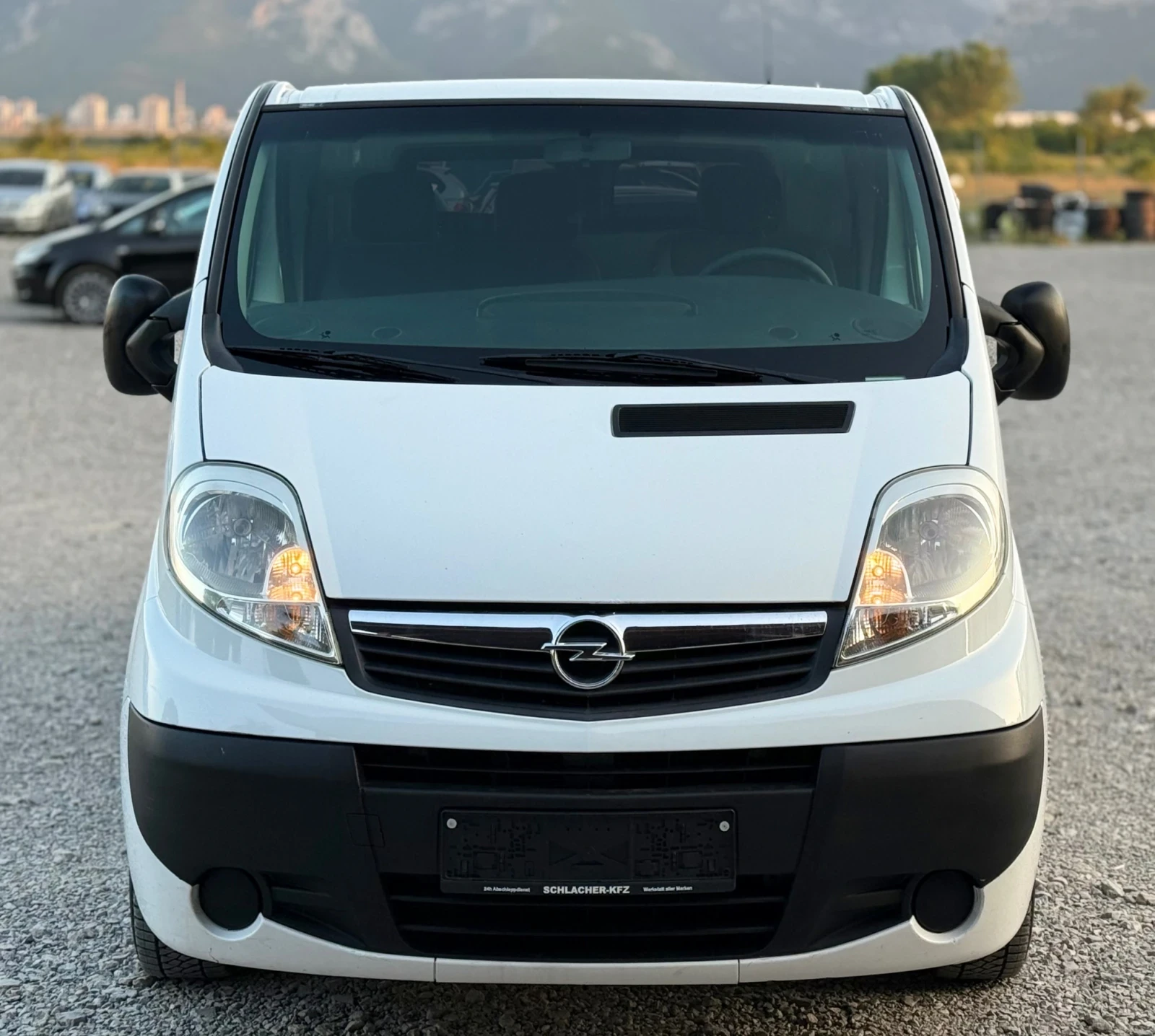 Opel Vivaro 2.0CDTi 115к.с * Климатик* * Face-Lift*  - изображение 2