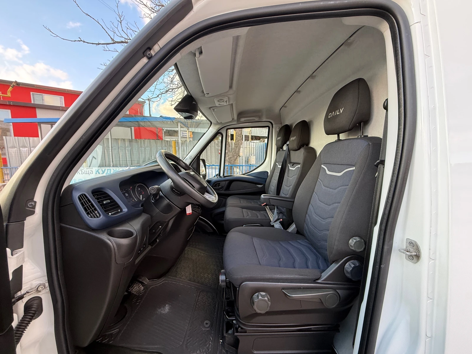 Iveco Daily 35S18 HI MATIC 3.0 D - изображение 9