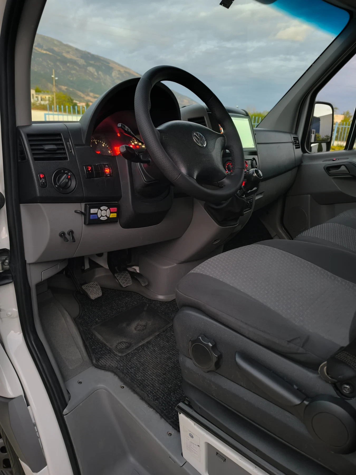 VW Crafter 50TDI, снимка 13 - Бусове и автобуси - 56272591