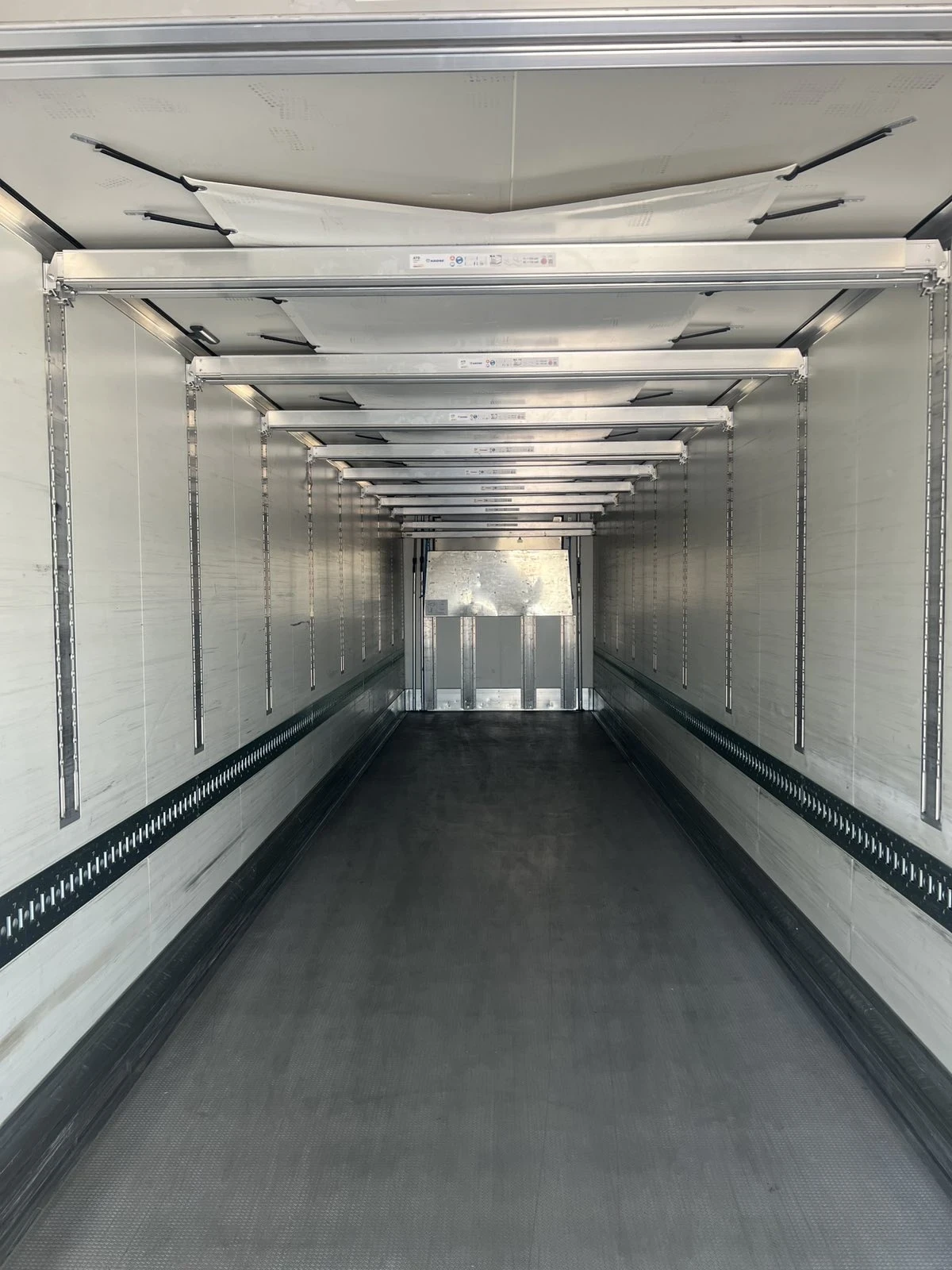Полуремарке Krone Thermo king ADVENCER A400, снимка 8 - Ремаркета - 55035906