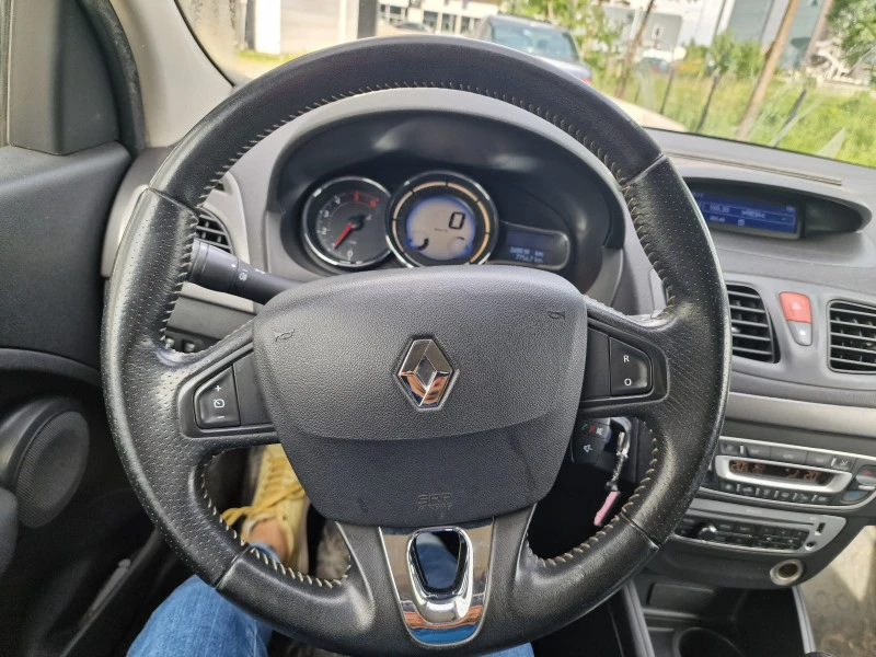 Renault Megane, снимка 11 - Автомобили и джипове - 46051522