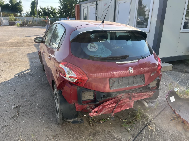 Peugeot 208, снимка 3 - Автомобили и джипове - 46910000