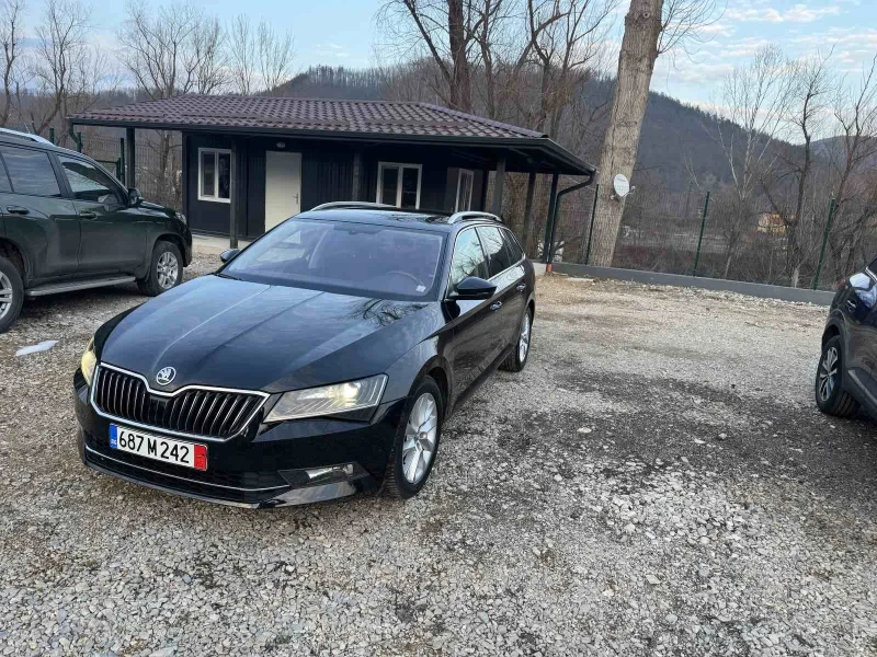 Skoda Superb Комби, снимка 14 - Автомобили и джипове - 49422232