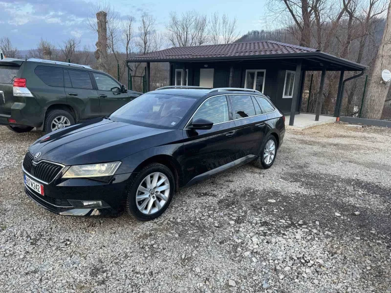 Skoda Superb Комби, снимка 13 - Автомобили и джипове - 49422232