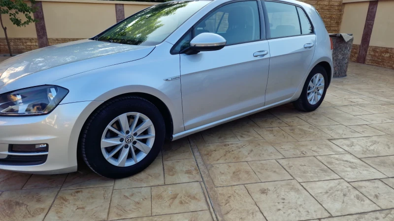 VW Golf 1.6TDi-110k.c.= 6-скорости= Сервизна история!, снимка 3 - Автомобили и джипове - 52618631